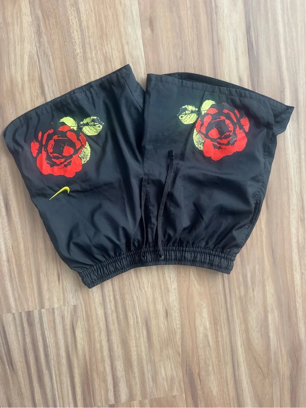 Vintage Nike Black Rose Graphic Running Shorts Men’s Medium